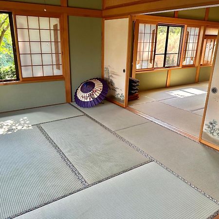 青森伝統芸能を楽しめる繭子の宿 하치노헤 외부 사진