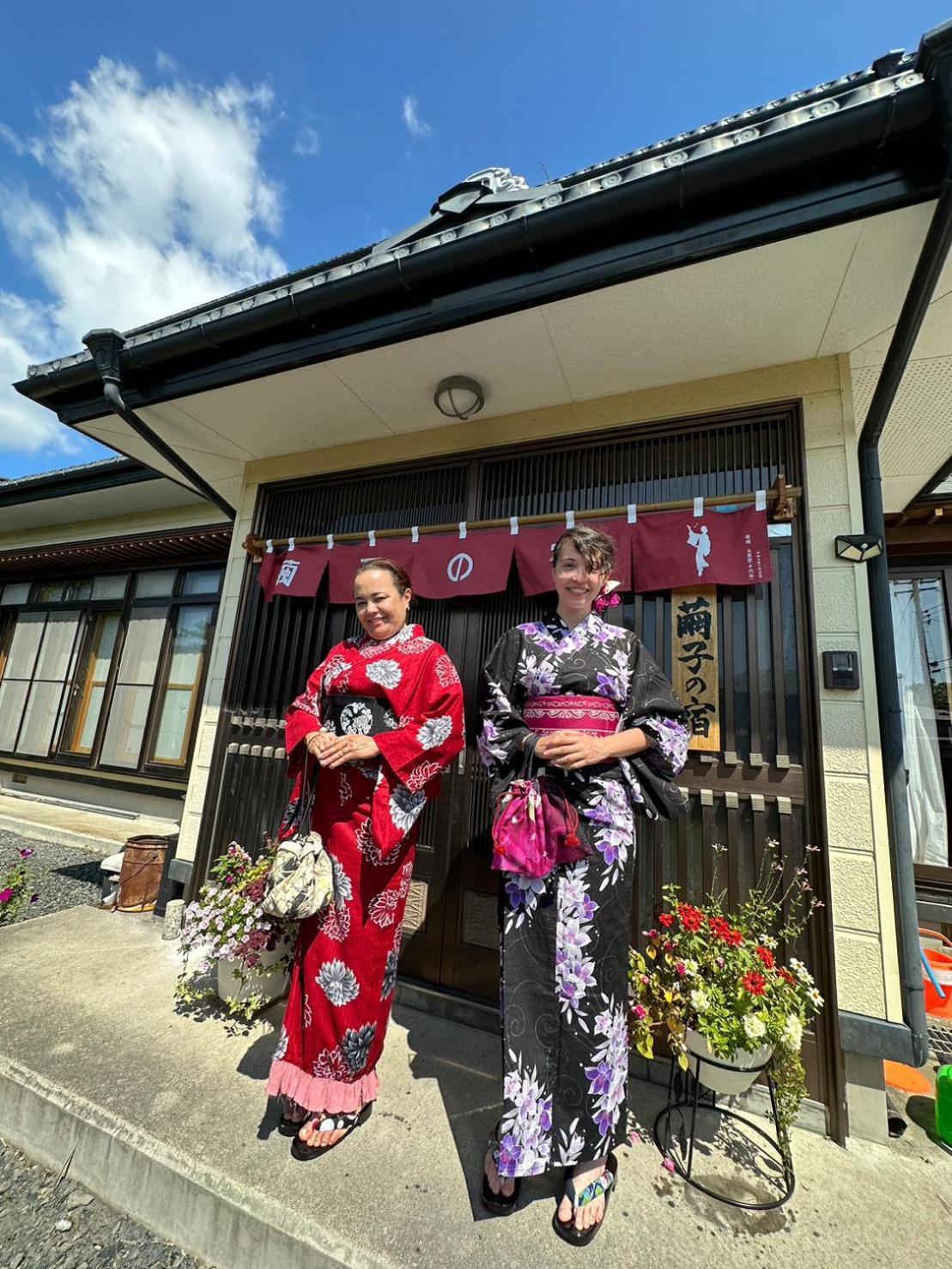 青森伝統芸能を楽しめる繭子の宿 하치노헤 외부 사진